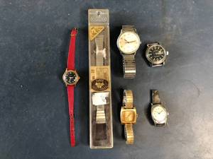lot 275 image: Assortment of Vintage Watches