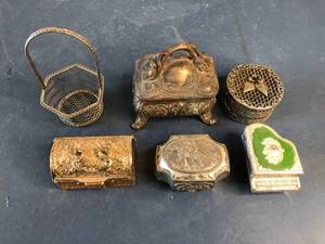 lot 278 image: Assorted Small Jewelry Boxes