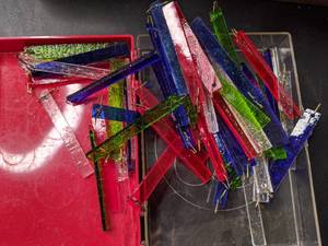 lot 159 image: Vintage Christmas Ornaments- Flat Colorful Glass