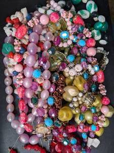 lot 162 image: Vintage Costume Jewelry