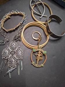 lot 165 image: Assortment of Vintage Jewelry and Keychain