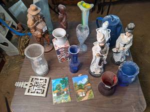 lot 178 image: Vintage Ceramic and Glass Items
