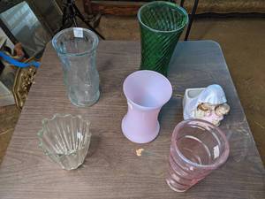lot 179 image: Assortment of Glass Vases