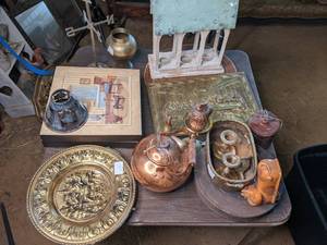 lot 181 image: Assortment of Vintage Items