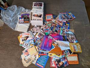 lot 192 image: Lot of Baseball and Basketball Trading Cards