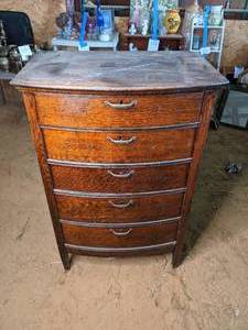 lot 196 image: Antique Quartersawn Oak Dresser