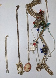 lot 214 image: Lot of Necklaces (Includes Owls and Cameos)