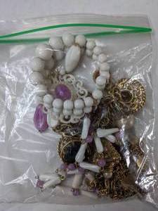 lot 220 image: Bag of Vintage Costume Jewelry