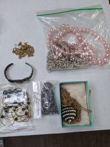 lot 221 image: Assorted Vintage Jewelry  Fred Harvey Style Bracelet