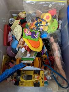 lot 238 image: Assorted Vintage Toys
