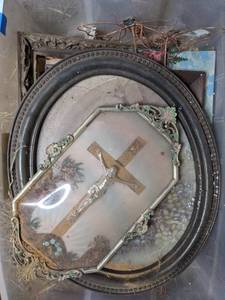 lot 242 image: Vintage Wall Decor