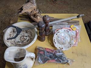 lot 254 image: Driftwood and a Hodge Podge of Home Decor