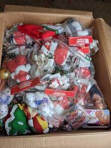 lot 262 image: Assortment of Vintage Barbie Dolls