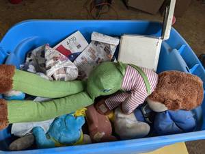 lot 264 image: Assortment of Vintage Items