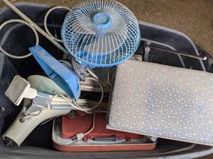 lot 266 image: Assortment of Vintage Items