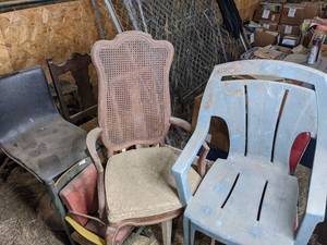 lot 270 image: Assortment of Vintage Chairs