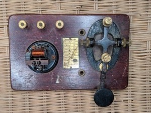 lot 128 image: Vintage Signal Electric Telegraph Key