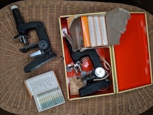 lot 129 image: Science Classroom in a Box