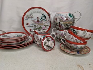 lot 47 image: Vintage Japanese Painted Tea Set