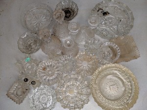 lot 67 image: Lot of Vintage Crystal Items