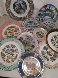 lot 69 image: Collection of Vintage Souvenir Plates