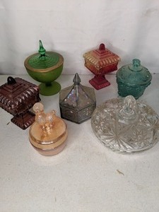 lot 80 image: Vintage Lidded Candy Dishes (x7)