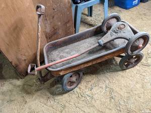 lot 20 image: Coast to Coast GTO Metal Wagon With...