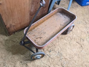 lot 21 image: Metal Vintage Wagon...