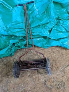 lot 35 image: Vintage Push Mower...