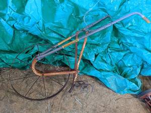 lot 36 image: Golden Harvest Vintage Tiller...