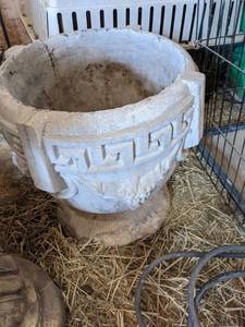 lot 61 image: Large Planter 13 X 17...