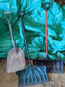 lot 78 image: (3) Shovels...