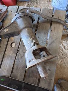 lot 104 image: Vintage Hand Water Pump...