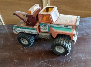 lot 122 image: Nylint The Big Pumpkin Tow Truck...