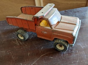 lot 125 image: Vintage Tonka Metal Dump Truck...