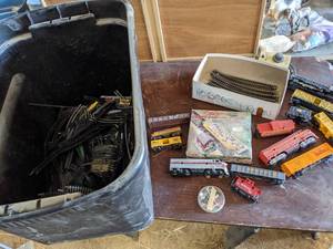 lot 170 image: Tyco Electric Train Track & Cars I...