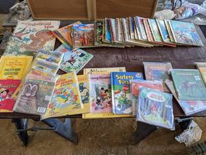 lot 176 image: Large Lot of Childrens Golden Book...