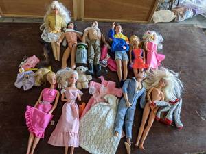 lot 184 image: Large Lot of Barbies & Accessories...