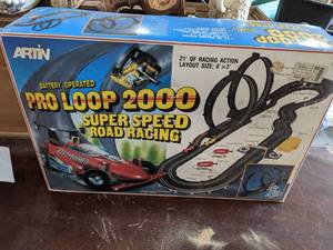 lot 188 image: Artin Pro Loop (2000) Battery Opera...