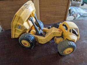 lot 192 image: Little Tikes Plastic Truck...