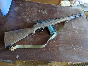 lot 197 image: Spring Loaded Gun...