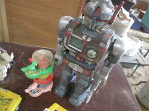 lot 208 image: Transformer & Other Vintage Toys S...
