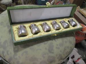 lot 212 image: Stainless Steel Mini Salt & Pepper ...