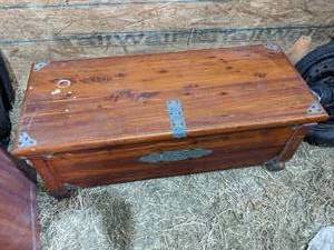 lot 225 image: Solid Wood Trunk Great Shape 44 ...