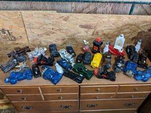 lot 237 image: Large Lot of Collectable Avon Bottl...