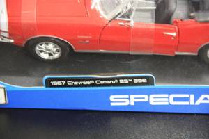 lot 4 image: Maisto Special Edition 118 Die Cast Car 1967 Chevrolet Camaro SS 396
