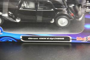 lot 5 image: Maisto Special Edition 118 Die Cast Car 1952 Citroen 15CV 6 Cyl