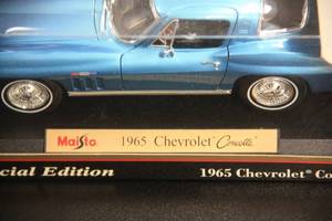 lot 14 image: Maisto Special Edition 118 Die Cast Car 1965 Chevrolet Corvette
