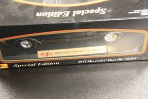 lot 20 image: Maisto Special Edition 118 Die Cast Car 1971 Chevrolet Chevelle SS454 Black