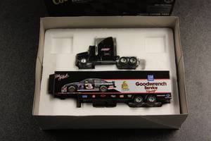 lot 21 image: 1995 Action Performance RCCA 196 Die Cast Car Dale Earnhardt Transporter 5000